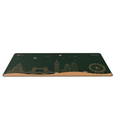 Akko World Tour Londres Deskmat