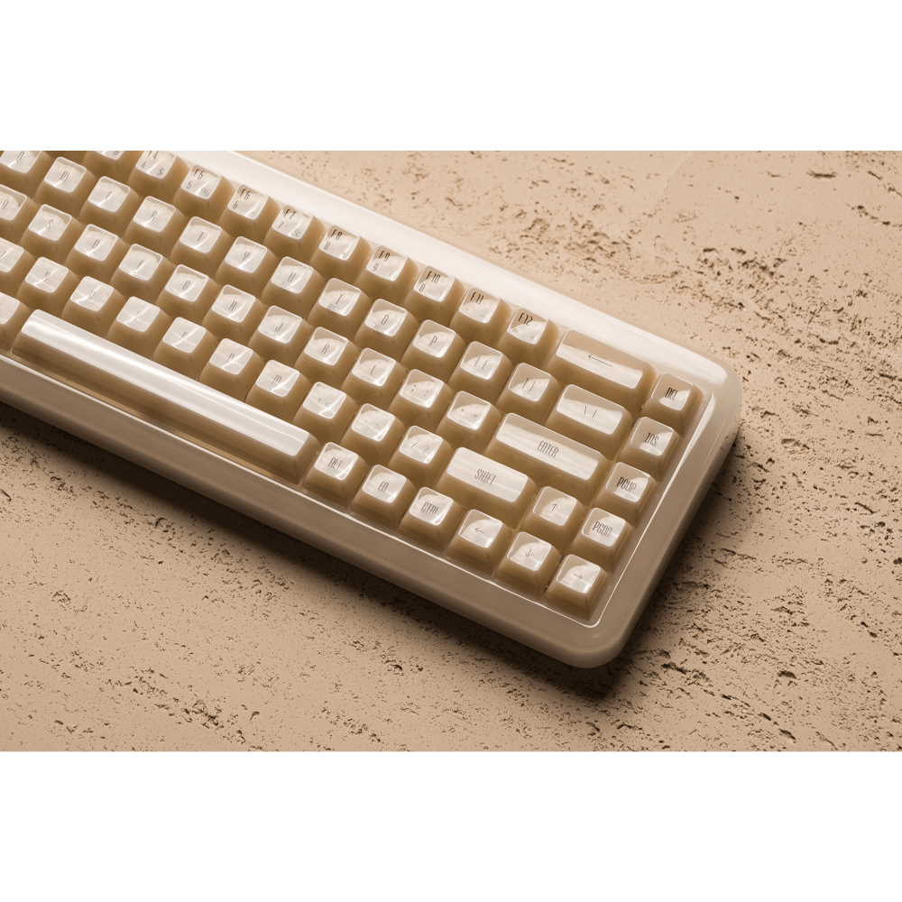 Le clavier en résine Akko YU01 – élégance, RVB et technologie innovante