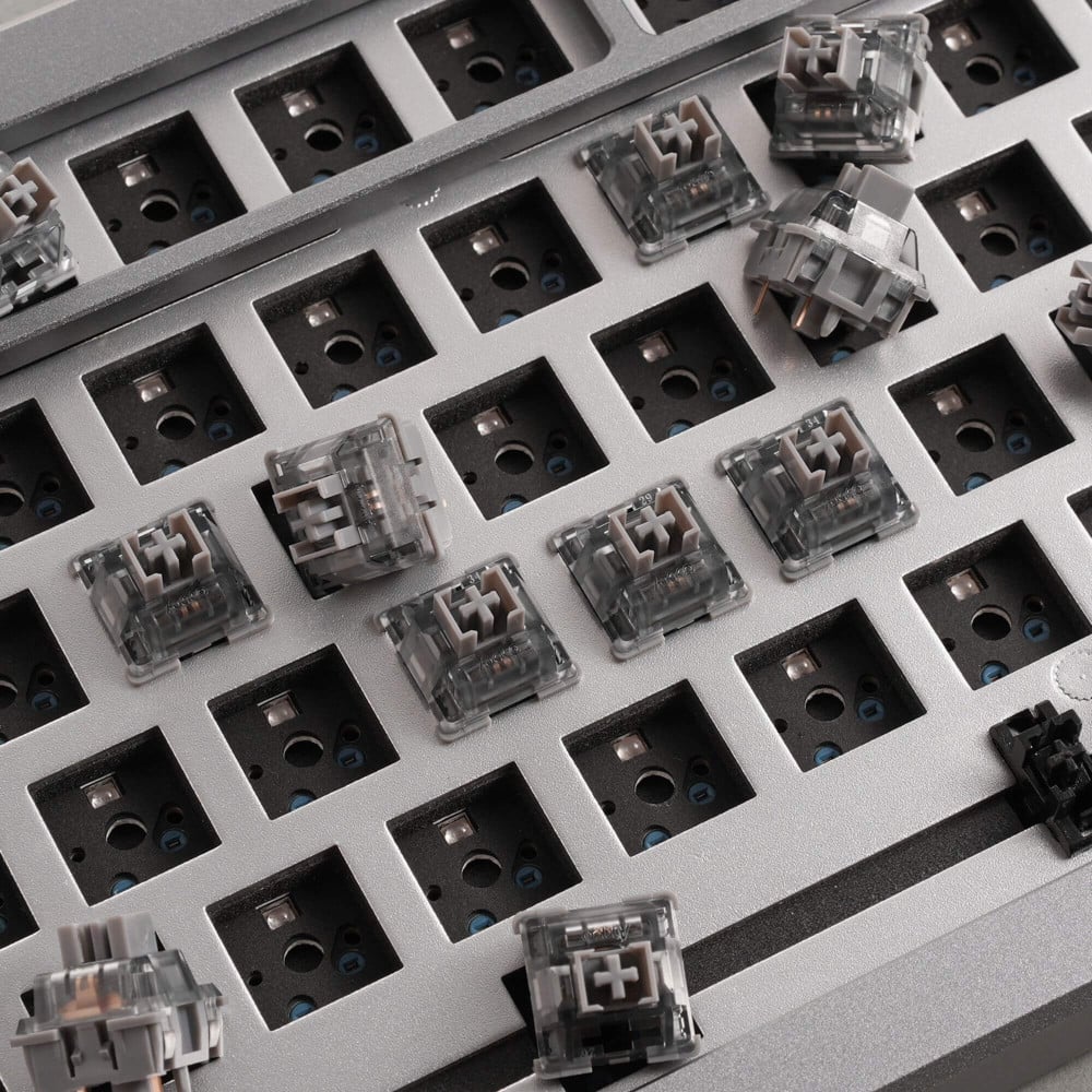 Akko V3 Silver Pro : Commutateur linéaire avec un temps de réponse court