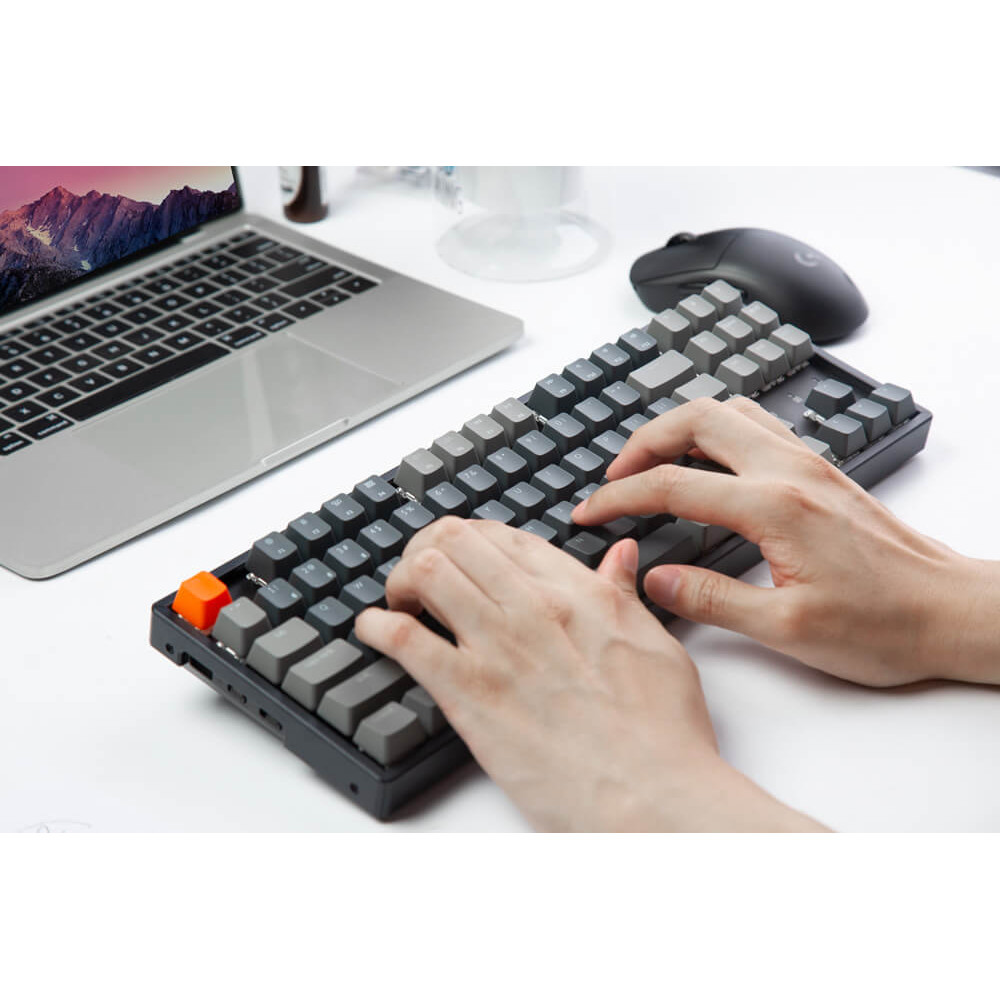 Keychron K8 Interrupteur marron en aluminium remplaçable à chaud RGB (ISO-CH)