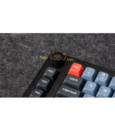 Keychron Q65 Interrupteur QMK brun noir (ANSI) avec bouton