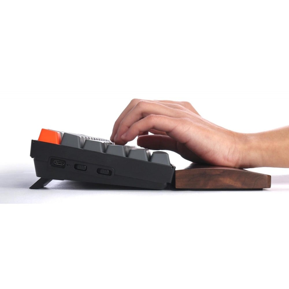 Ergonomische Handballenauflage aus edlem Holz für für mehr Komfort