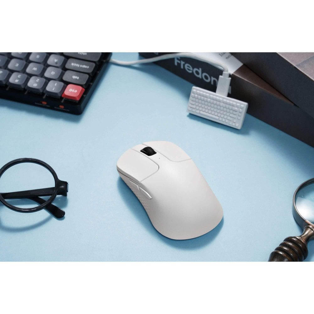 Élargissez votre configuration avec la mini souris sans fil M3 Keychron 4000 Hz